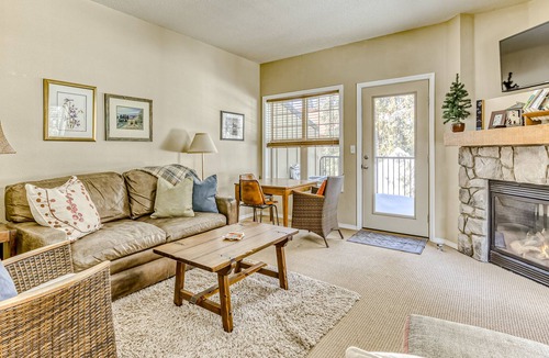 Government Camp House | Mountain townhome with pool, sauna, private balcony, fireplace, & W/D