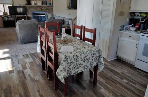 Maggie Valley Cabin | Mountain View Cabin - Hot Tub - Sleeps 7 - Fast Wi-Fi - Smoky Mountains
