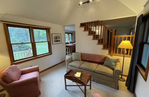 Lee Cottage | Mousetrap - a Cozy Cottage near the Lamprey River