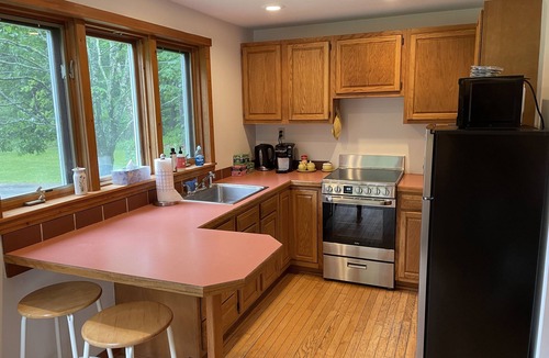 Lee Cottage | Mousetrap - a Cozy Cottage near the Lamprey River