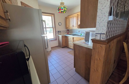 Alma Apartment | Mrs Hippie Inn- Riverside Suite is a 3-bedroom apartment in adorable Alma.