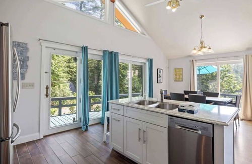 Sanbornville House | Nanas Nest - Lakefront Studio on Lovell Lake