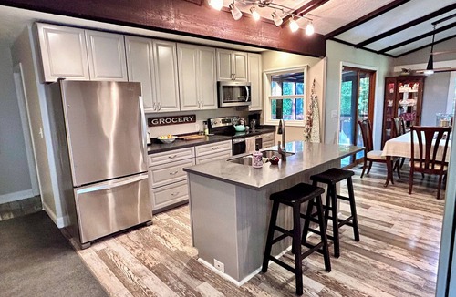 Ashtabula House | Nature's Nest: A peaceful and relaxing get away