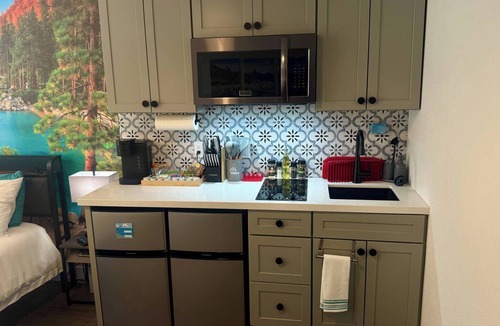 Reno Apartment | Near Airport, Hospital, MidTown, 58” TV - Apt 150