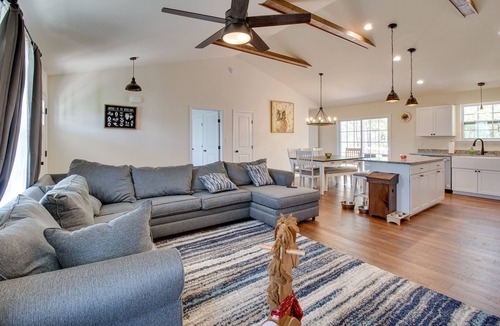 Livingston House | Near Lake Anna: Gem w/Saltwater Pool & Arcade!