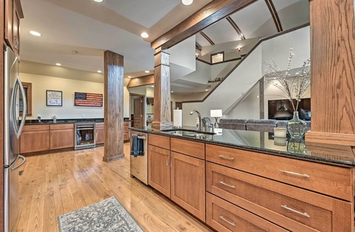 Rome House | Nekoosa Golf Course Retreat w/Hot Tub!