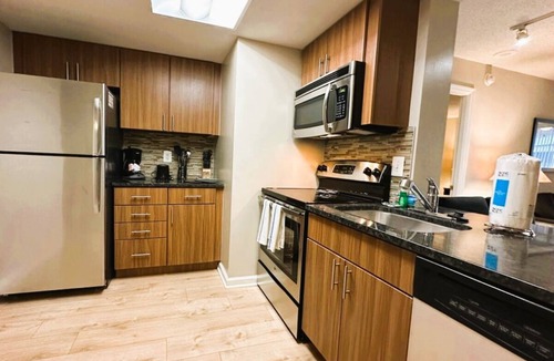 Arlington Apartment | NEW 2BR/2BA Furnished Apt in Prime Location of Arlington, VA -Amenities!