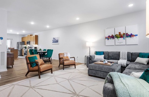 Midlothian House | New 3BR near Richmond | En-Suite Baths + Garage