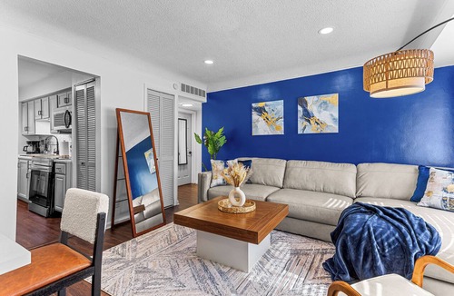 Melvindale House | New! 450Mbps Wi-Fi Cozy Work & Relax Retreat!