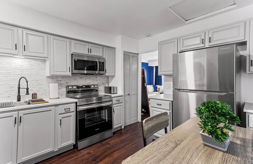 Melvindale House | New! 450Mbps Wi-Fi Cozy Work & Relax Retreat!