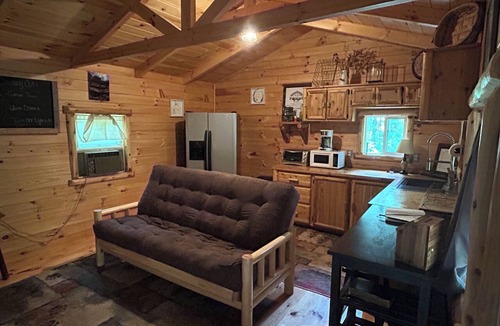 Ray Cabin | New Amish built log cabin near hocking hills & tar hollow, atvs & pet friendly