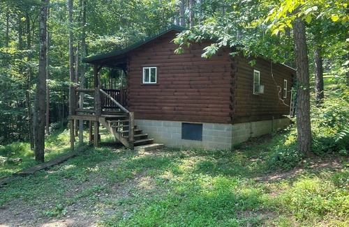 Ray Cabin | New Amish built log cabin near hocking hills & tar hollow, atvs & pet friendly