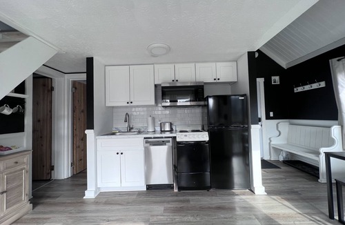 Conneaut Lakeshore Ski Chalet | *NEW Chalets by the Lake - #3 - Conneaut Lake, PA