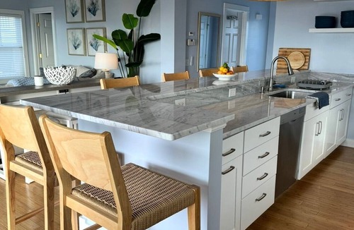 Jerusalem House | New! Coastal Escape on Salty Brine Beach Narragansett, Rhode Island