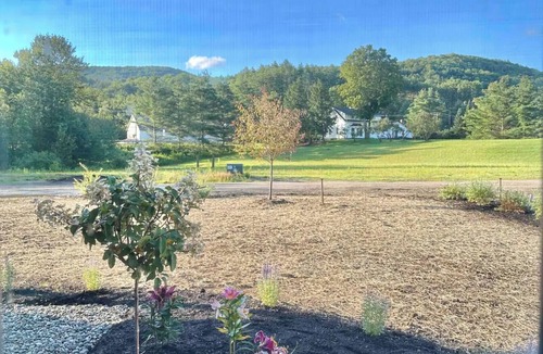 Moscow House | NEW Const Stowe Modern Sleeps 8. View: Mt Mansfield & river! Private, EV Charger