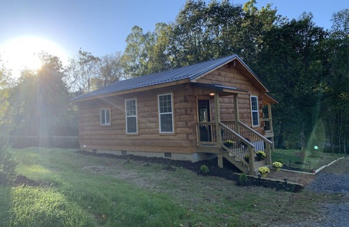 Damascus Cabin | NEW! COZY 4 Guest Cabin in Damascus! PET FRIENDLY!