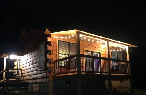 Damascus Cabin | NEW! COZY 4 Guest Cabin in Damascus! PET FRIENDLY!