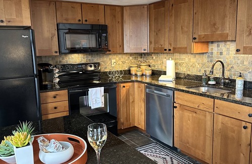 Champion Condo | NEW!Discover Serenity and Adventure: Mountain Resort Bliss Awaits! 7 Springs, PA