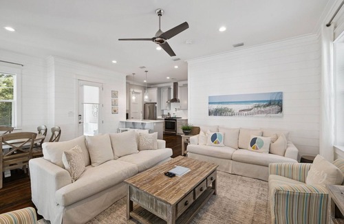 Greenway Park House | NEW! Fall Break OPEN 4 BR, Pool, Bikes & close to shopping & beach