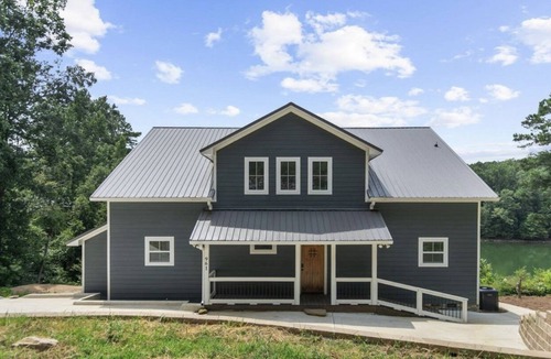 Logan House | ☀️NEW HOME☀️ - 2 Master Bedrooms, Double Decker Dock, Lillypad, Paddle Boards