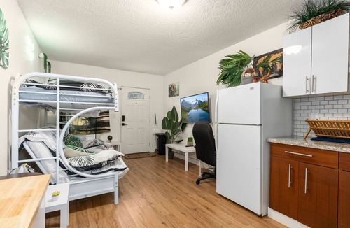 Edgewood House | New Jungle Vibes Theme, Your own unit B