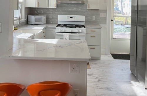 Hudson House | New listing! Cozy and Chic Hudson Getaway