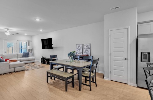 Normal House | NEW! Modern Nest - Huntsville Hideaway