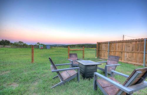 Wimberley House | NEW Oak Lodge at Little Ranches 5 min to Square