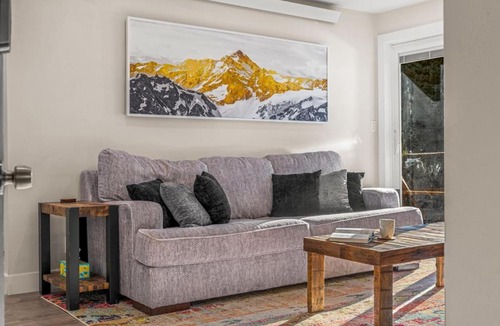 Avon Apartment | New Prime Location Skiers Paradise