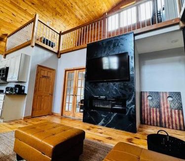 Tamworth House | NEW! Relax and Play - Hot Tub Firepit Game Room Paradise