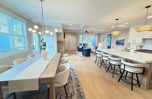 Fontana-on-Geneva Lake Condo | NEW Spacious 3-bedroom condo with in Fontana-on-Geneva Lake.