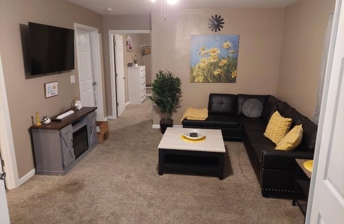 Marion Apartment | NEW! The Uptown Oasis.seconds from Uptown Marion!