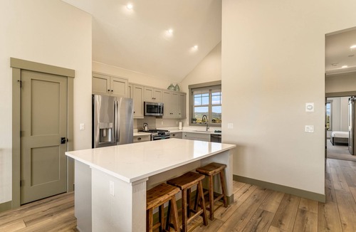Grand Elk Ranch House | *NEW w/VIEWS* | Modern Mtn. Townhome minutes from RMNP, WP, & Granby Ranch!