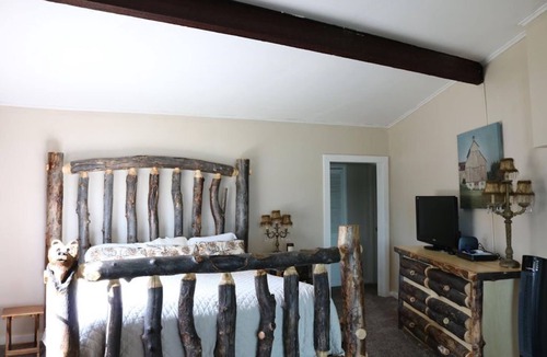 Copeland Cabin | NEW-Waterfront Lodge-Private dock/slip, Kayak, swim, fish, water view from deck