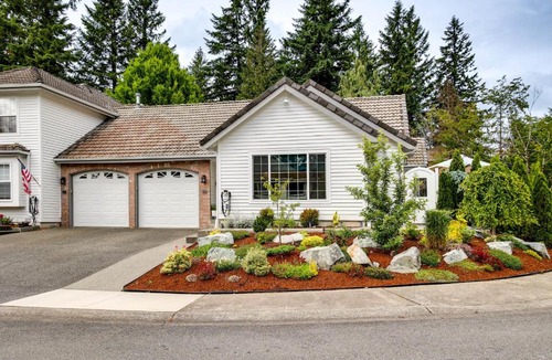 Maple Valley House | Newly Built Maple Valley Vacation Rental w/Patio!