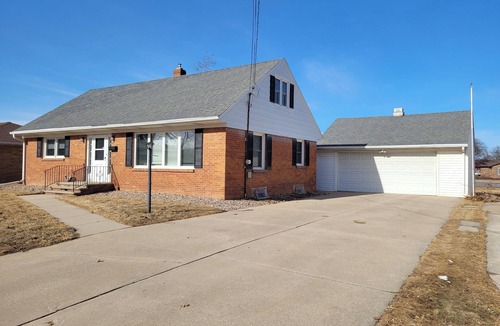 De Pere House | Newly Remodeled - 4 bedrooms Sleeps 7