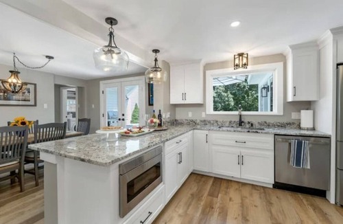 Wolfeboro House | NEWLY REMODELED N Main St. Close to TOWN and LAKE WINNIPESAUKEE