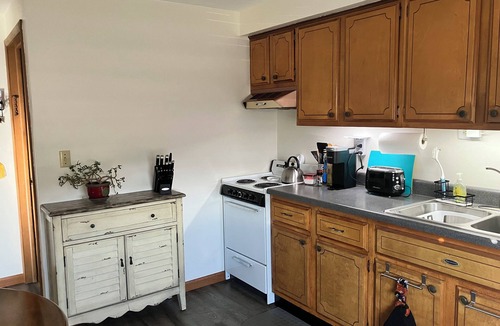 Neenah Apartment | Newly renovated 1-bedrm apartment in Neenah, minutes from shopping & restaurants