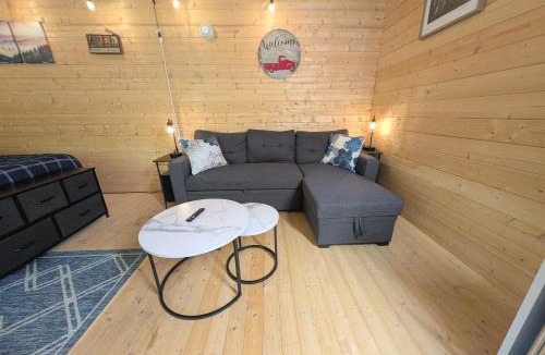Coalmont House | Newly Renovated Scandinavian Cabin - State Parks, Waterfalls, Hiking Trails, Near The Caverns
