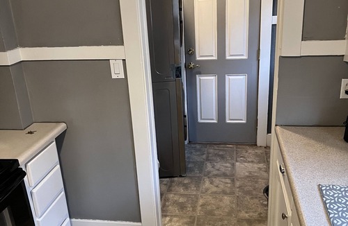 Winslow House | Nice Cozy 2 Bedroom 1bath house Close to DT Winslow