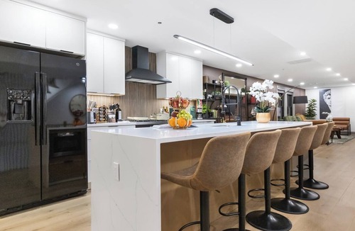 North End Apartment | North End 2-Story Penthouse/Prime Location
