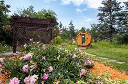 Congdon Park House | North Shore Suite | Jacuzzi & Sauna