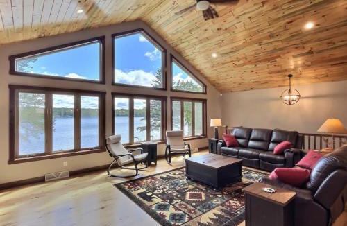 Tomahawk House | Northwoods WI 6BR Lakefront Cabin Retreat on Lake Nokomis - Minnohawk Lodge