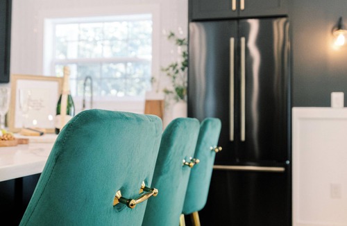 Mount Jackson House | Oak & Ember Lodge Modern Luxury Nestled in the Woods- Resort 2.2 miles away