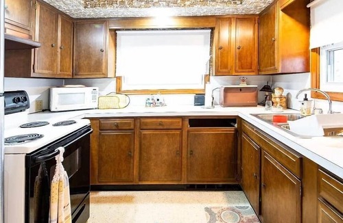 Oak Harbor House | Oak Harbor Lake Erie Beach Front Cabin 3 Bedroom 1 Bathroom