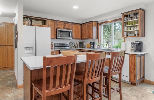 Central Oregon House | Oakway Oasis - 6 Minutes To Autzen 4 Bedroom Home