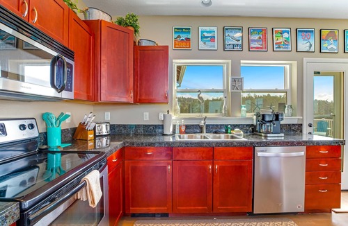 Cloverdale House | Ocean and Mountain View Home with Private Hot Tub Pool Table Deck Fast WiFi
