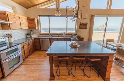 Kiwanda Shores House | Ocean Views for days.