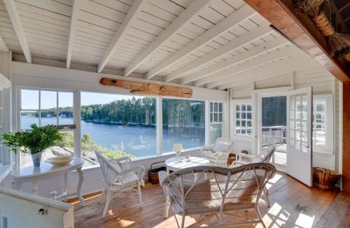 Boothbay Harbor House | Oceanfront Cottage w/Deck 2 Mi to Boothbay Harbor