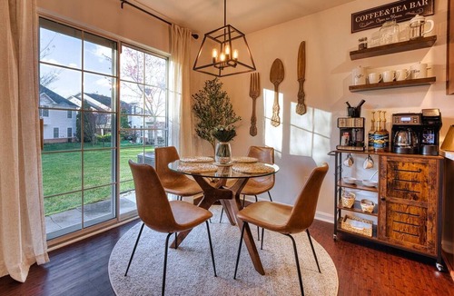 Odenton House | ★ Odenton Retreat ★ EV Charger | Central to It All: DC, Annapolis & Balti.